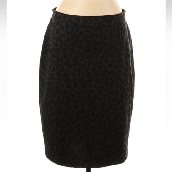 Ann Taylor Black & Grey Leopard Print Classic Knee Length Pencil Skirt Size 12 L - Picture 1 of 3